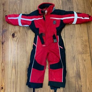 Kids Spyder XT snowsuit, size 4 -Sleeves grow 1 1/2”& pants grow 2”. Great Cond.